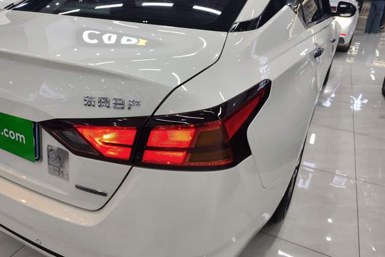 Used Nissan Teana 2020 Revised Version 2.0L XL Upper Smart Drive Edition Right Rear Taillight