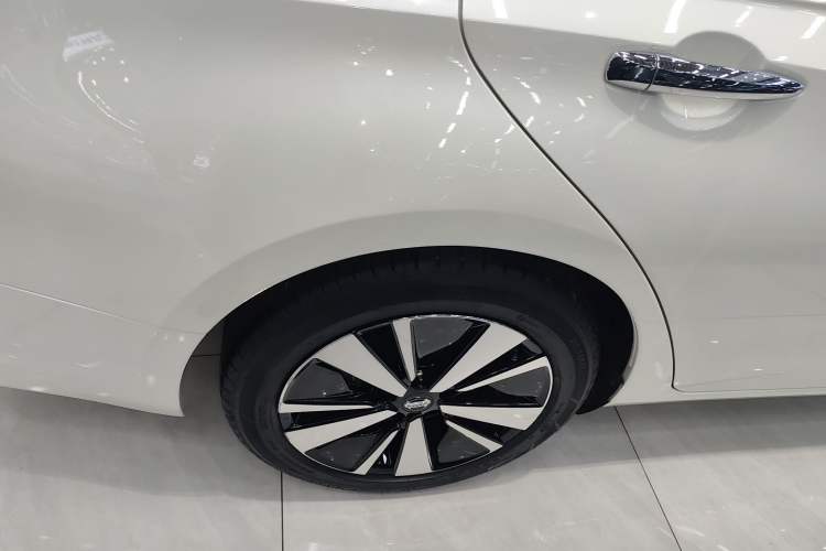 Used Nissan Teana 2020 Revised Version 2.0L XL Upper Smart Drive Edition Right Rear Wheel Hub