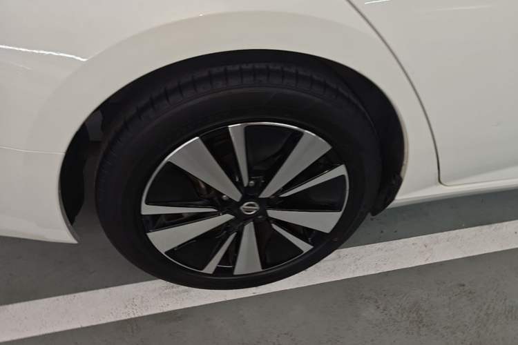 Used Nissan Teana 2020 Revised Version 2.0T XL Upper AD1 Smart Navigation Edition Right Rear Wheel Hub
