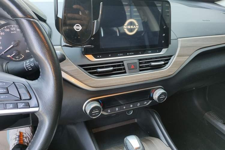 Used Nissan Teana 2021 2.0L XL Comfort Edition Audio And AC Panel