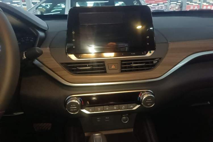 Used Nissan Teana 2021 2.0L XL Comfort Edition Audio And AC Panel