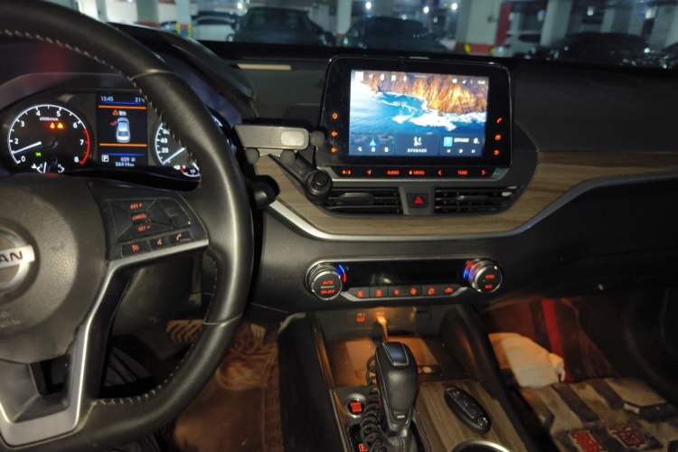 Used Nissan Teana 2021 2.0L XL Comfort Edition Audio And AC Panel