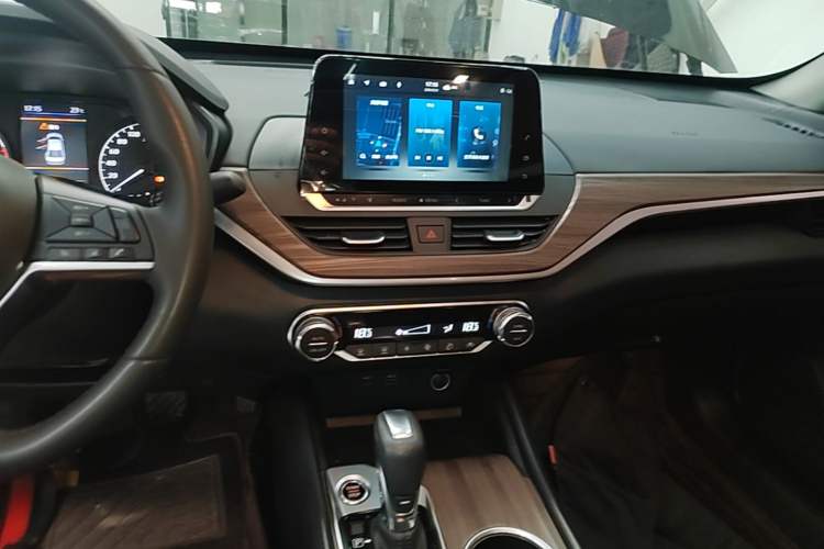 Used Nissan Teana 2021 2.0L XL Comfort Edition Audio And AC Panel