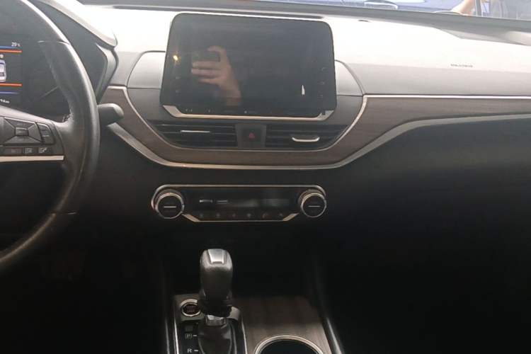 Used Nissan Teana 2021 2.0L XL Comfort Edition Audio And AC Panel
