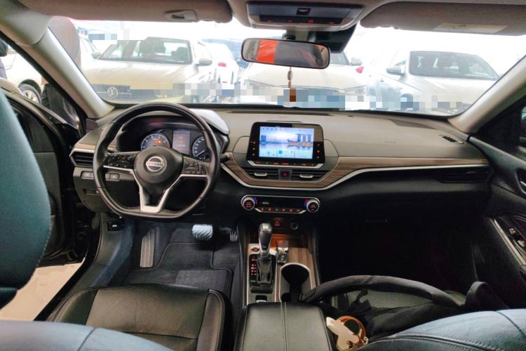 Used Nissan Teana 2021 2.0L XL Comfort Edition Center Console