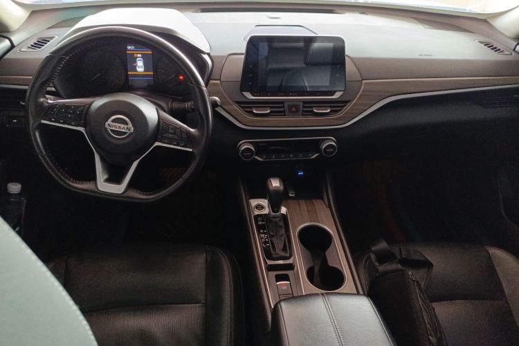 Used Nissan Teana 2021 2.0L XL Comfort Edition Center Console