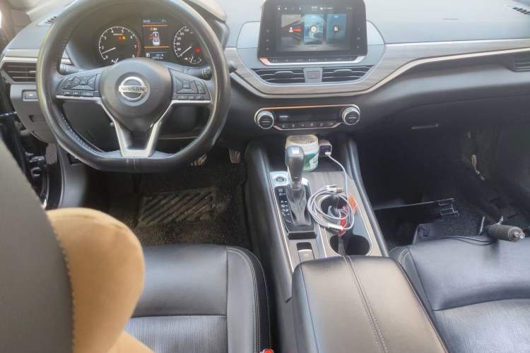 Used Nissan Teana 2021 2.0L XL Comfort Edition Center Console