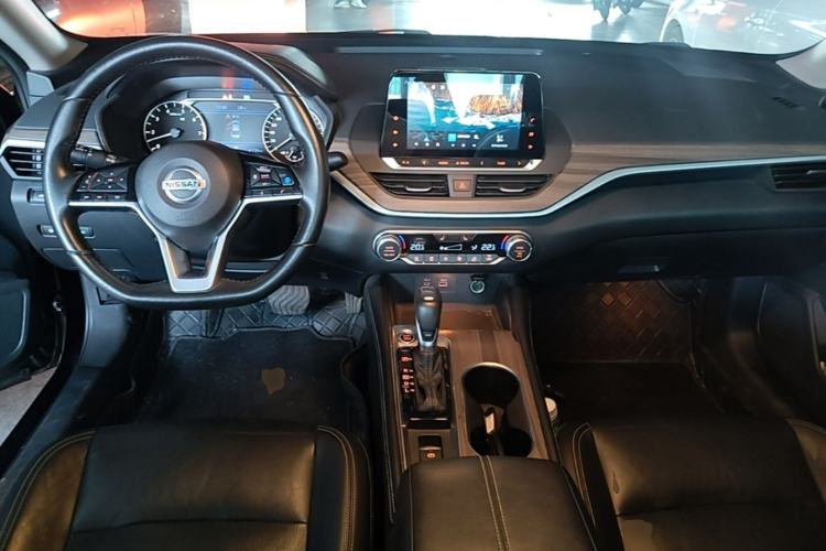 Used Nissan Teana 2021 2.0L XL Upper AD1 Smart Drive & Navigation Edition Center Console