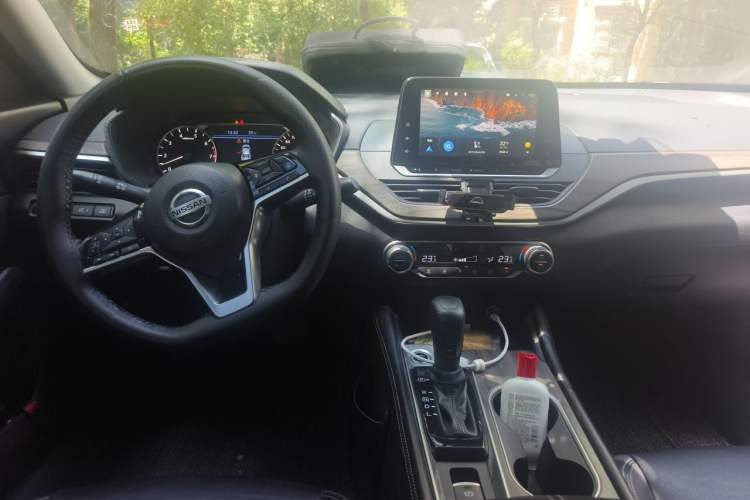 Used Nissan Teana 2021 2.0L XL Upper AD1 Smart Drive & Navigation Edition Center Console