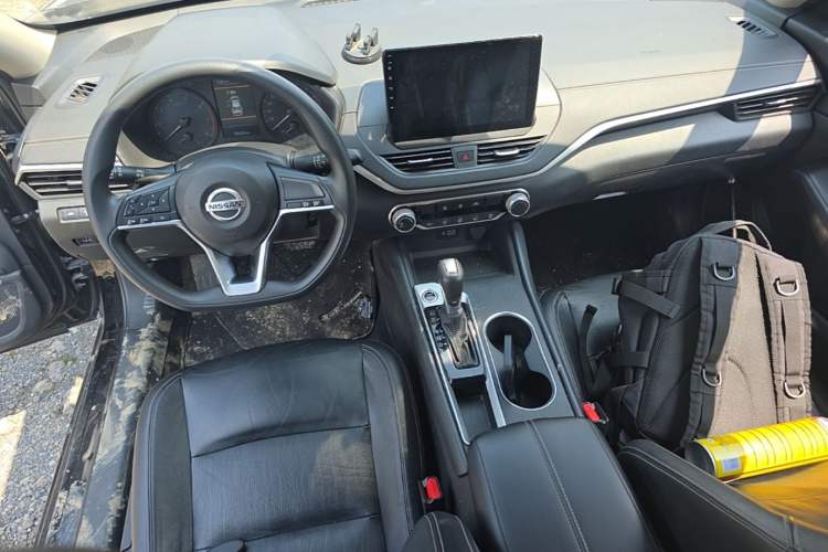 Used Nissan Teana 2021 2.0L XE Exclusive Edition Center Console