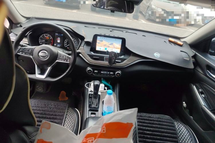 Used Nissan Teana 2021 2.0L XL Comfort Edition Center Console