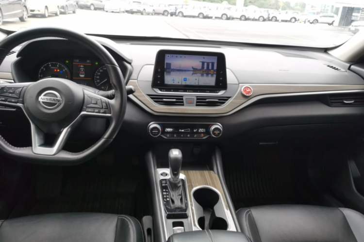 Used Nissan Teana 2021 2.0L XL Comfort Edition Center Console