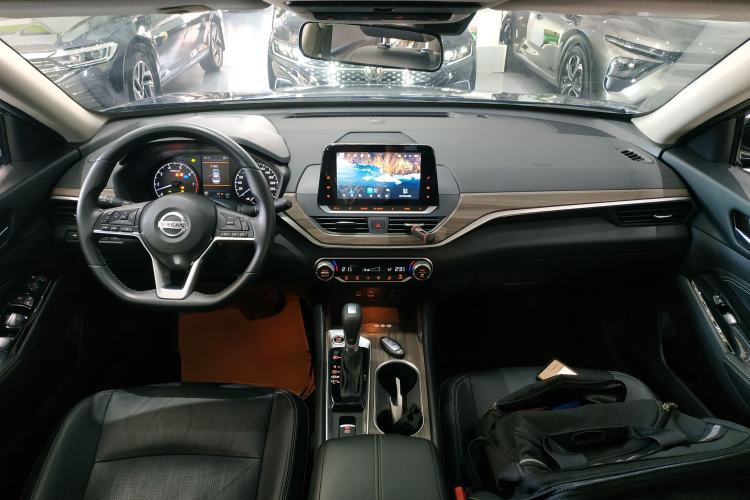 Used Nissan Teana 2021 2.0L XL Comfort Edition Center Console