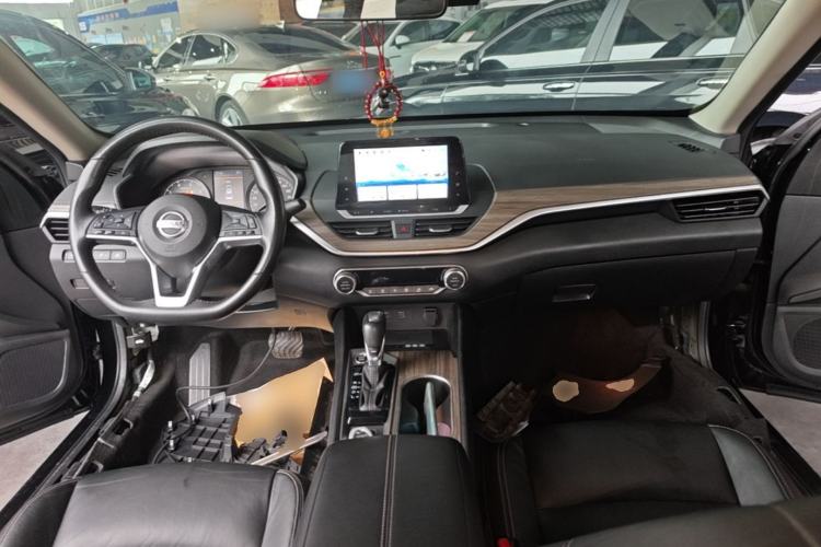 Used Nissan Teana 2021 2.0L XL Comfort Edition Center Console