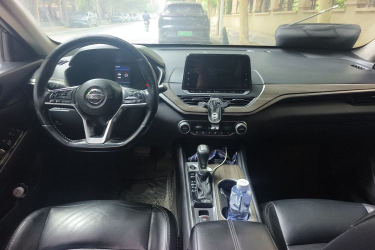 Used Nissan Teana 2021 2.0L XL Comfort Edition Center Console