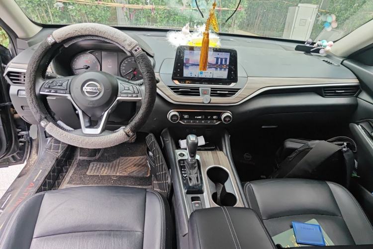 Used Nissan Teana 2021 2.0L XL Comfort Edition Center Console