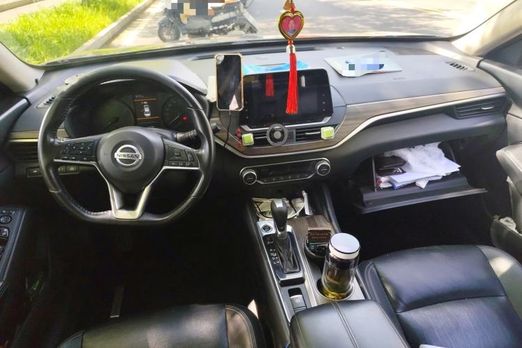 Used Nissan Teana 2021 2.0L XL Comfort Edition Center Console