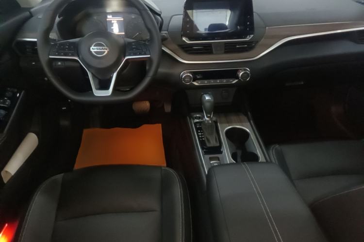 Used Nissan Teana 2021 2.0L XL Comfort Edition Center Console