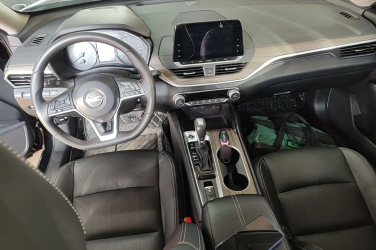 Used Nissan Teana 2021 2.0L XL Comfort Edition Center Console