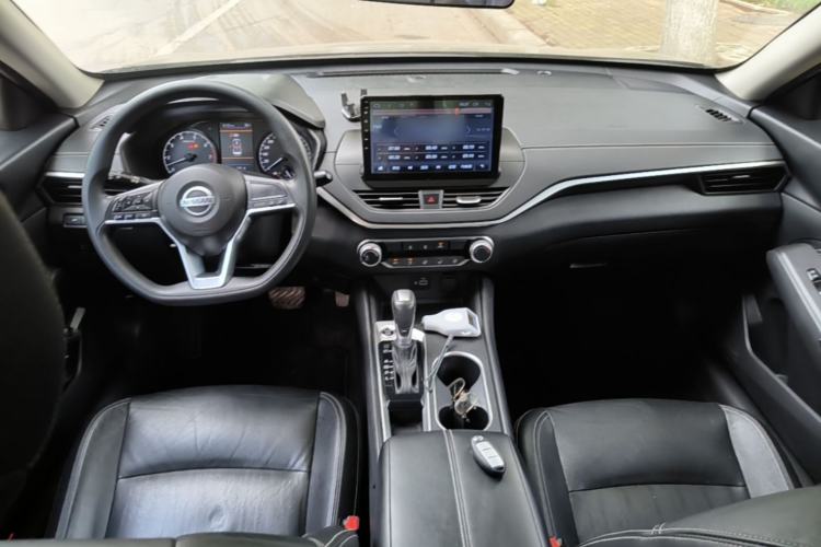 Used Nissan Teana 2021 2.0L XE Exclusive Edition Center Console