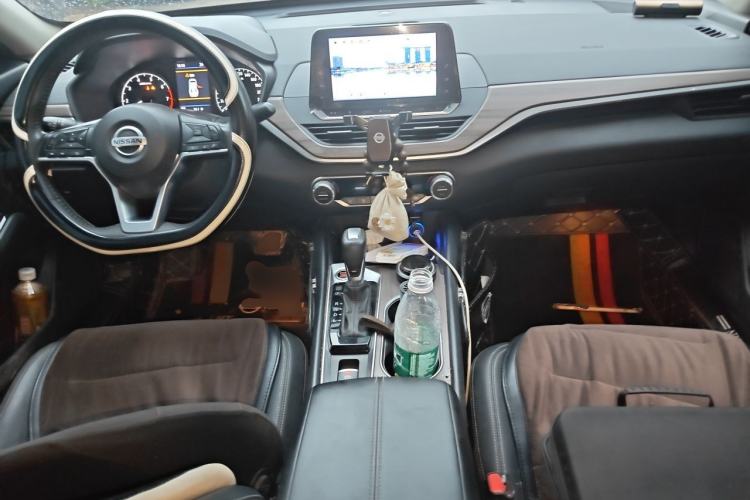 Used Nissan Teana 2021 2.0L XL Comfort Edition Center Console