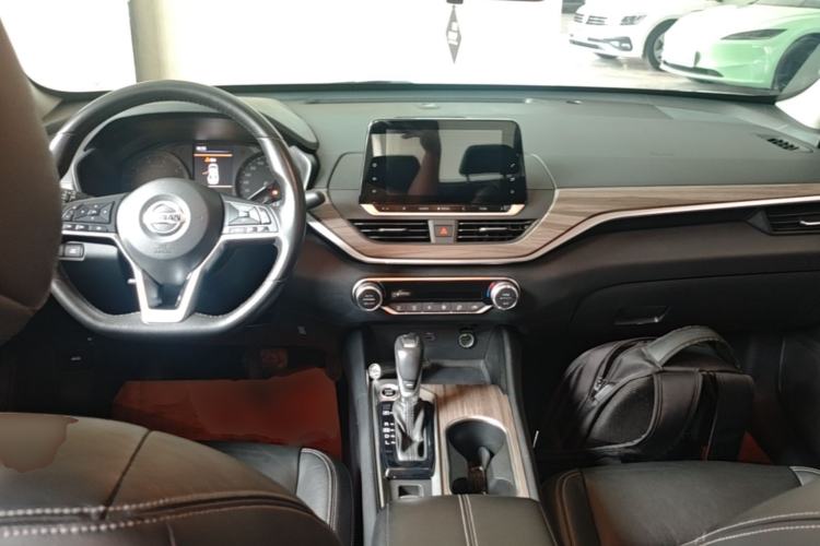 Used Nissan Teana 2021 2.0L XL Comfort Edition Center Console