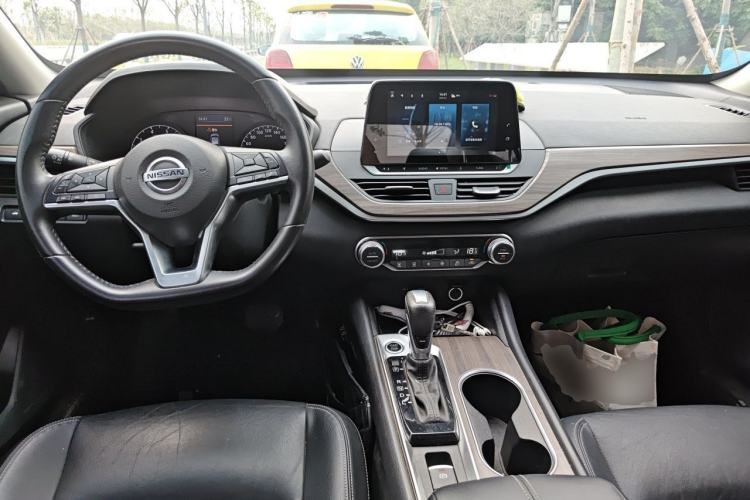 Used Nissan Teana 2021 2.0L XL Comfort Edition Center Console