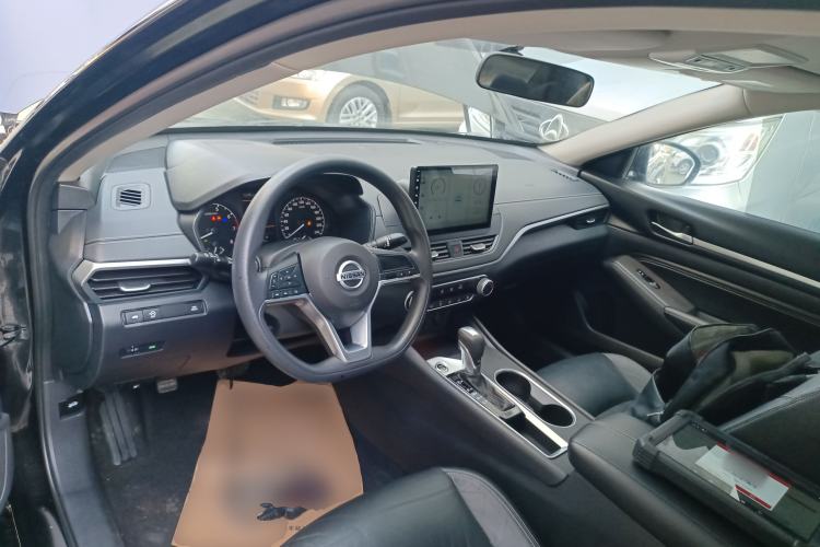 Used Nissan Teana 2021 2.0L XE Exclusive Edition Center Console