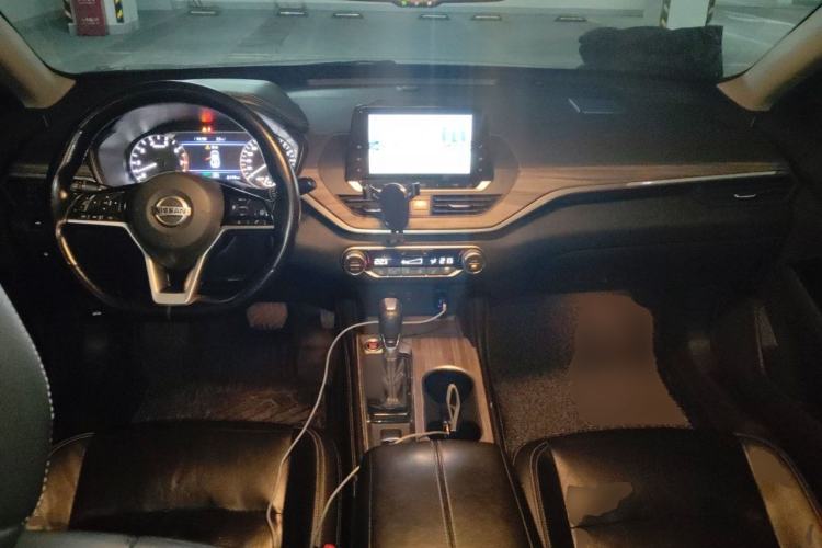 Used Nissan Teana 2021 2.0L XL Upper AD1 Smart Drive & Navigation Edition Center Console