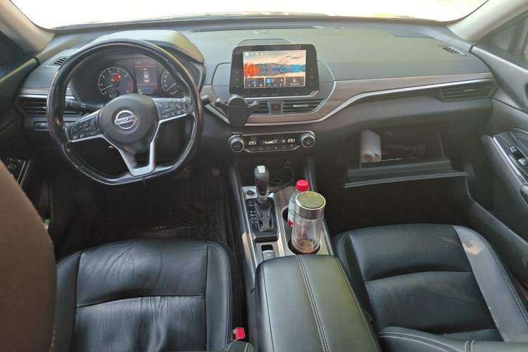 Used Nissan Teana 2021 2.0L XL Comfort Edition Center Console