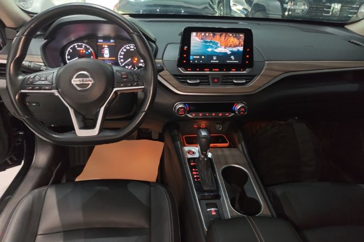 Used Nissan Teana 2021 2.0L XL Comfort Edition Center Console