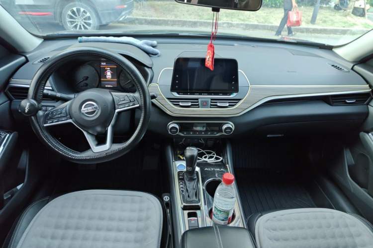 Used Nissan Teana 2021 2.0L XL Comfort Edition Center Console