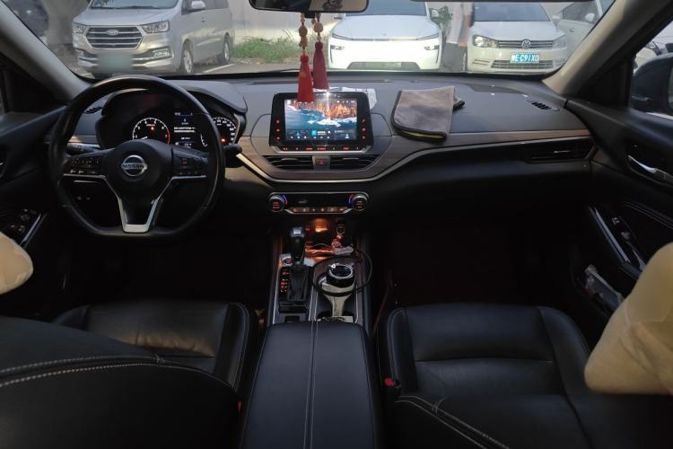 Used Nissan Teana 2021 2.0L XL Comfort Edition Center Console