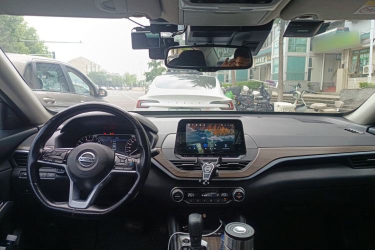 Used Nissan Teana 2021 2.0L XL Upper AD1 Smart Drive & Navigation Edition Center Console