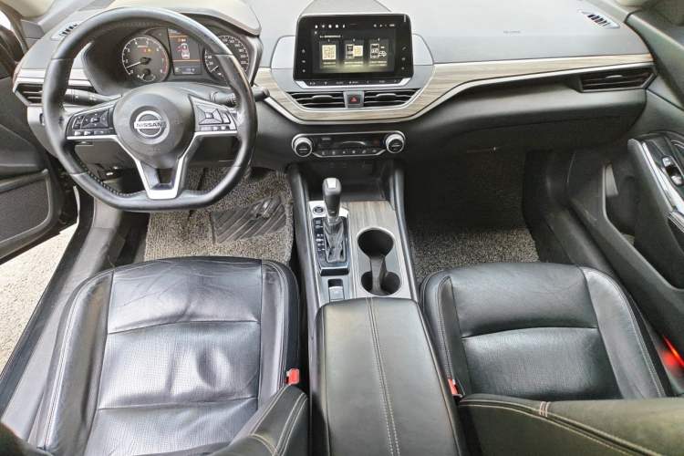 Used Nissan Teana 2021 2.0L XL Comfort Edition Center Console