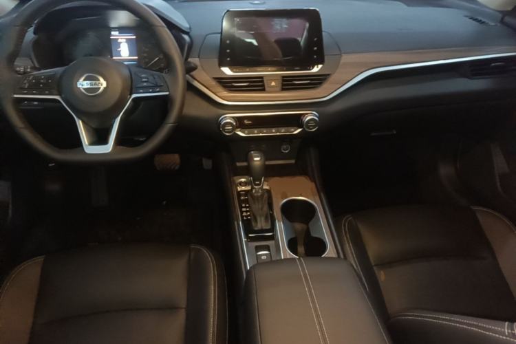 Used Nissan Teana 2021 2.0L XL Comfort Edition Center Console