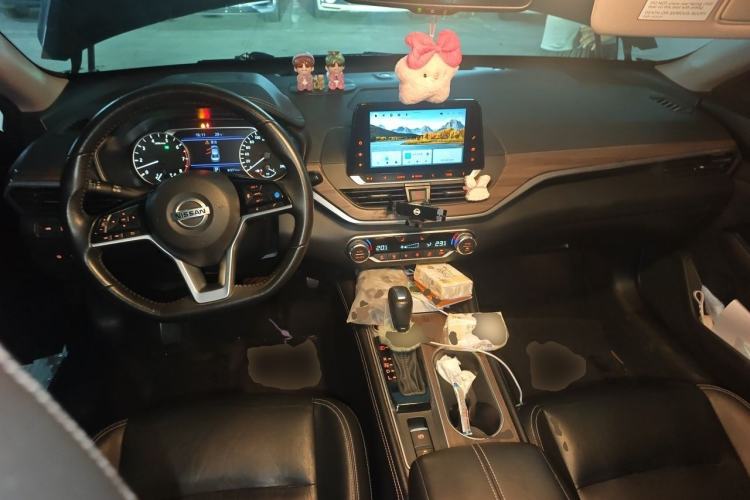 Used Nissan Teana 2021 2.0L XL Upper AD1 Smart Drive & Navigation Edition Center Console