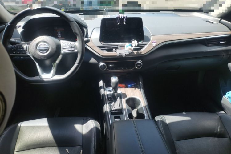 Used Nissan Teana 2021 2.0L XL Comfort Edition Center Console