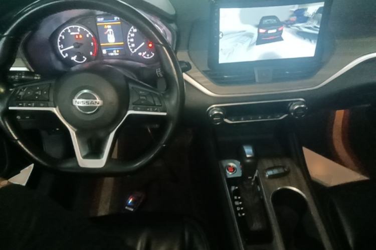 Used Nissan Teana 2021 2.0L XL Comfort Edition Center Console