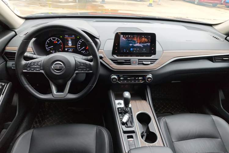 Used Nissan Teana 2021 2.0L XL Comfort Edition Center Console
