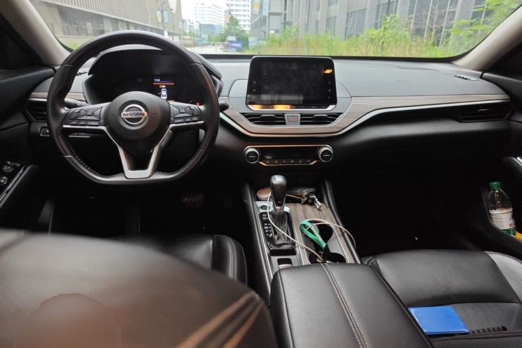 Used Nissan Teana 2021 2.0L XL Comfort Edition Center Console