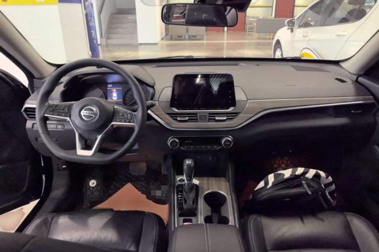 Used Nissan Teana 2021 2.0L XL Comfort Edition Center Console