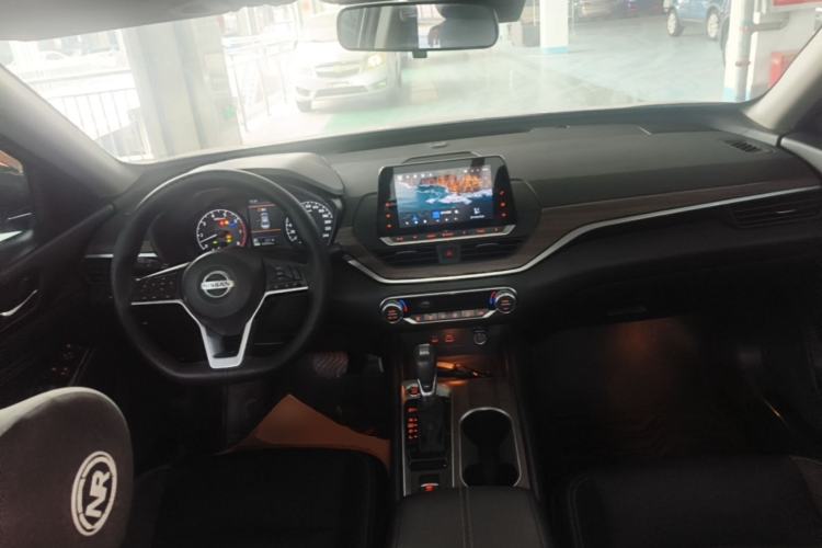 Used Nissan Teana 2021 2.0L XL Comfort Edition Center Console