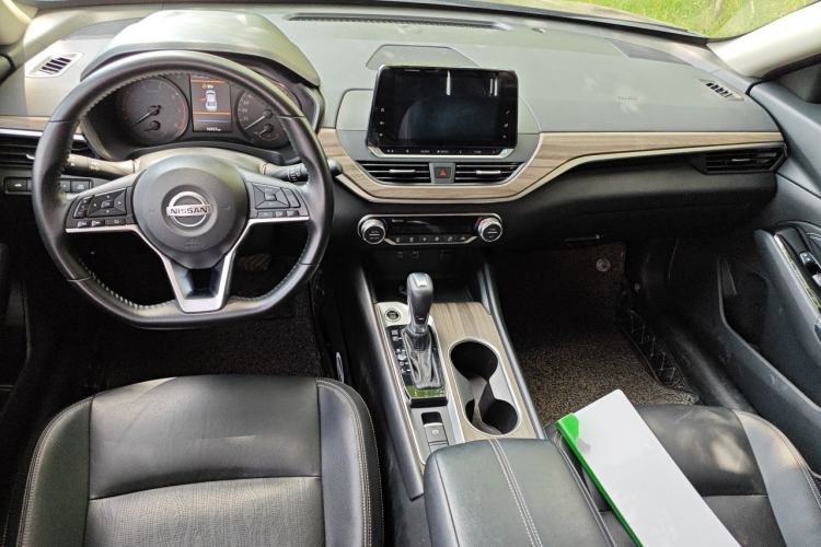 Used Nissan Teana 2021 2.0L XL Comfort Edition Center Console
