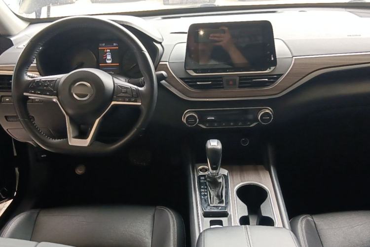 Used Nissan Teana 2021 2.0L XL Comfort Edition Center Console