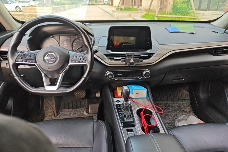 Used Nissan Teana 2021 2.0L XL Comfort Edition Center Console