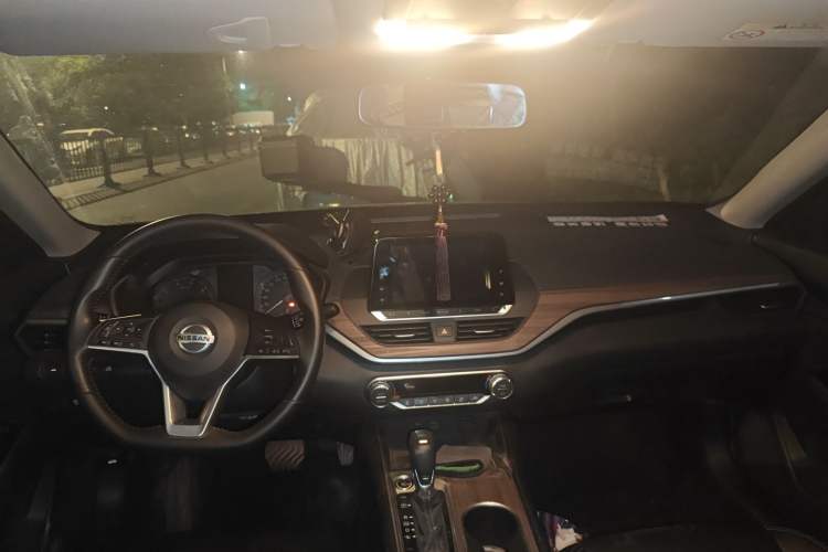 Used Nissan Teana 2021 2.0L XL Comfort Edition Center Console