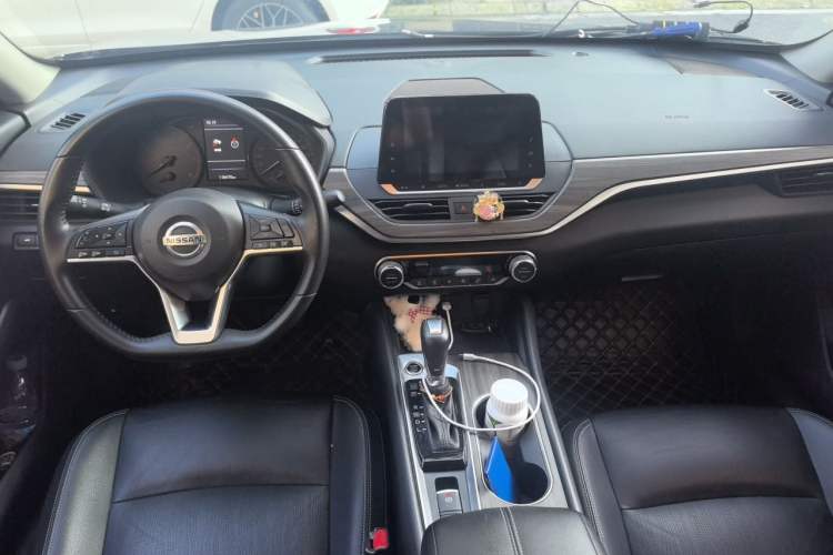 Used Nissan Teana 2021 2.0L XL Comfort Edition Center Console