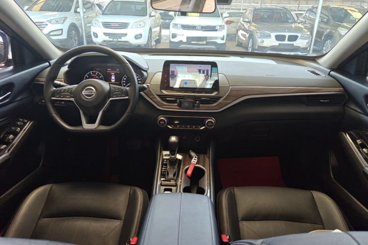 Used Nissan Teana 2021 2.0L XL Comfort Edition Center Console