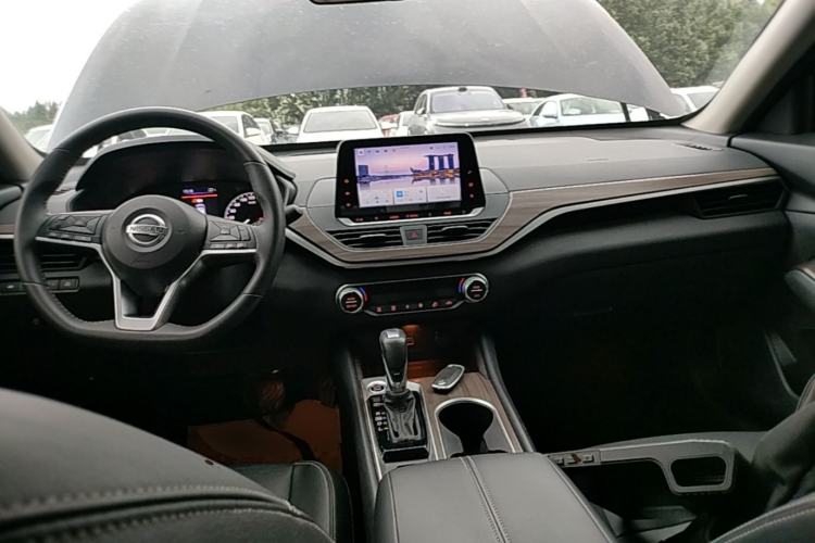 Used Nissan Teana 2021 2.0L XL Comfort Edition Center Console